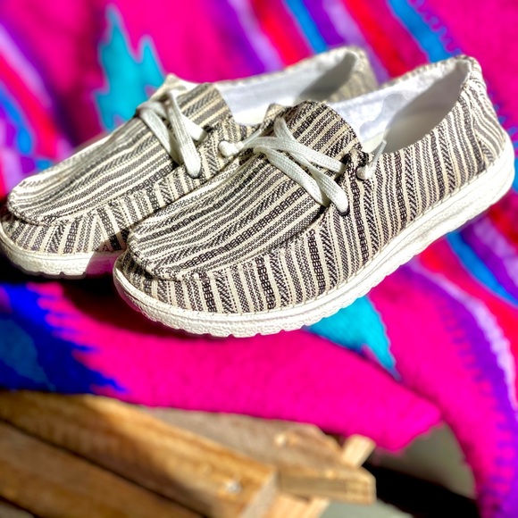 Black White Striped Gypsy Jazz - Picture 7 of 10